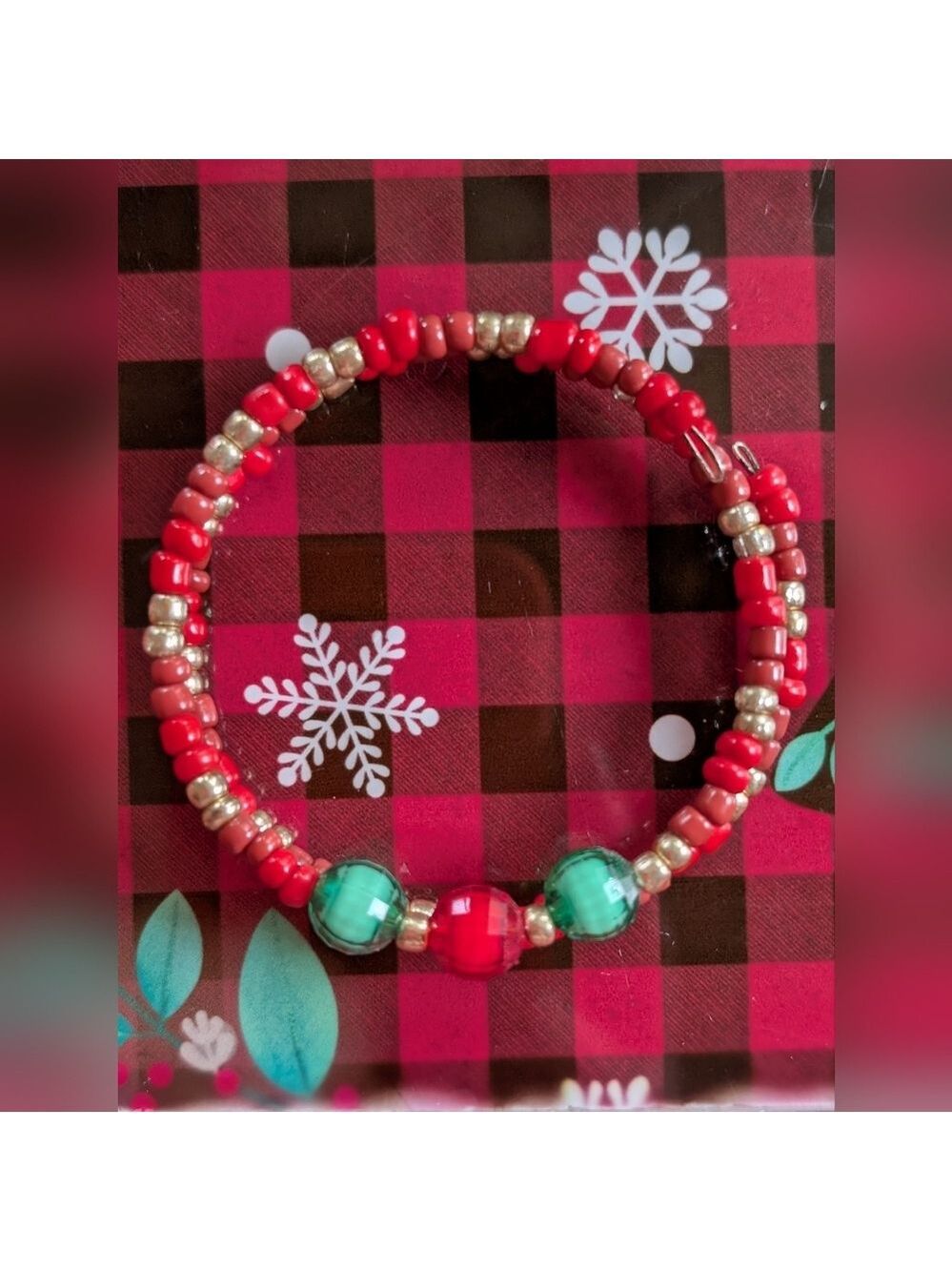 Red and Green Christmas Beaded Memory Wire Bracelet